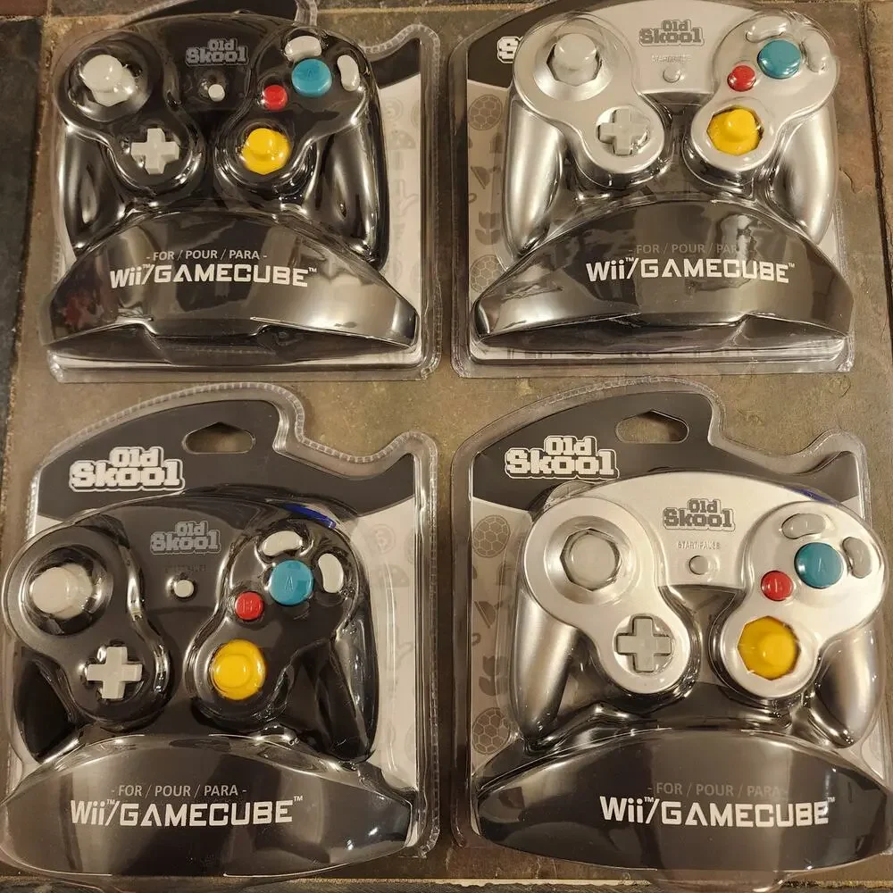 4 Gamecube Controllers - Black & Silver/Platinum (NEW) - Nintendo - Old Skool